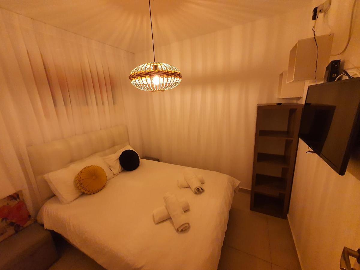 Barak Royal Suites 52 Garden - חמש דקות מהים ומהטיילת Eilat Exterior foto